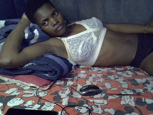 Slender-kerry live cam on BongaCams
