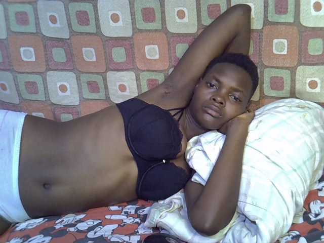 Slender-kerry live cam on BongaCams