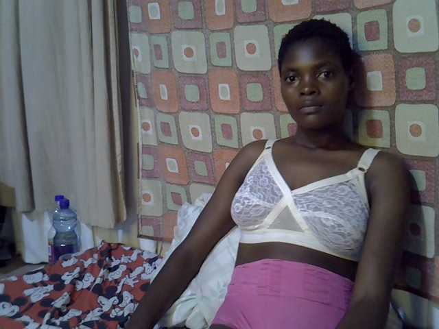 Slender-kerry live cam on BongaCams