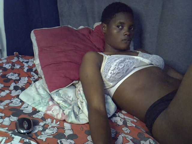 Slender-kerry, live now on BongaCams