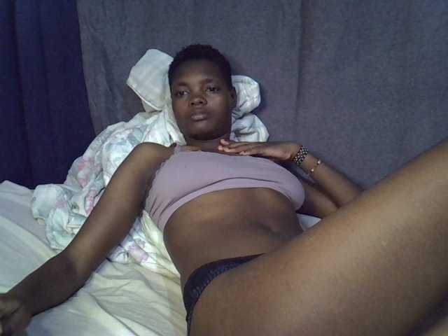 Slender-kerry live cam on BongaCams