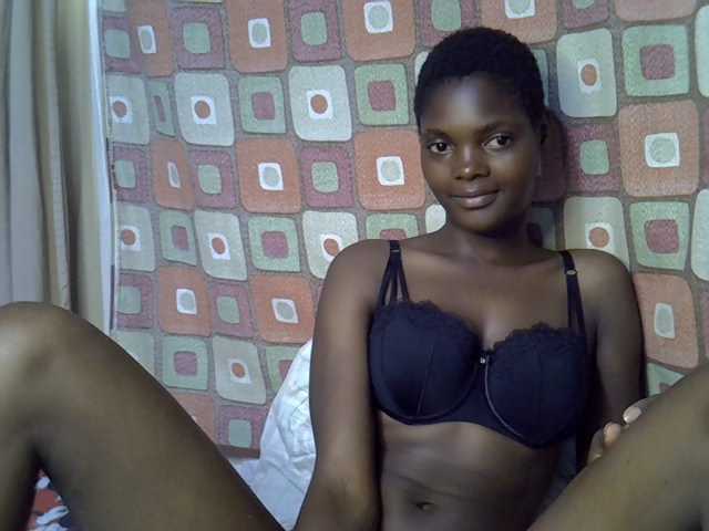 Slender-kerry live cam on BongaCams
