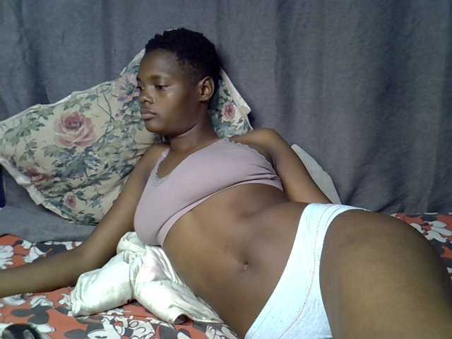 Slender-kerry live cam on BongaCams