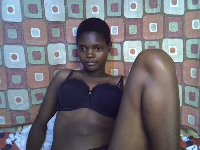 Slender-kerry live cam on BongaCams