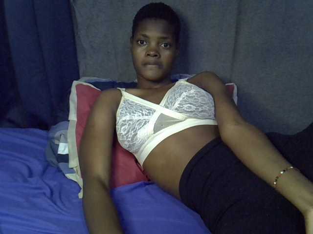 Slender-kerry live cam on BongaCams