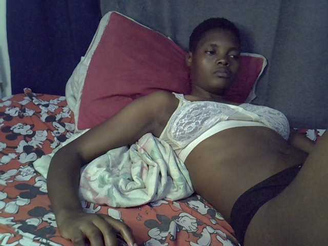 Slender-kerry live cam on BongaCams