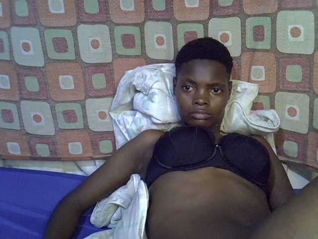 Slender-kerry live cam on BongaCams