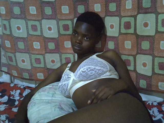 Slender-kerry live cam on BongaCams