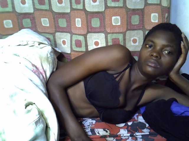 Slender-kerry live cam on BongaCams
