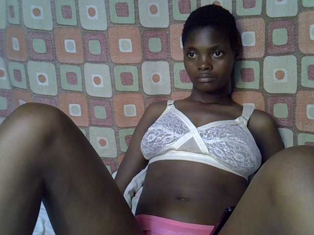Slender-kerry live cam on BongaCams