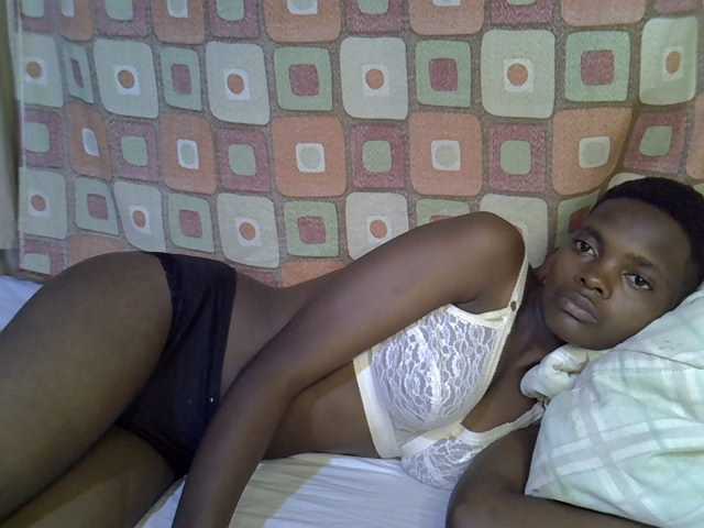 Slender-kerry live cam on BongaCams