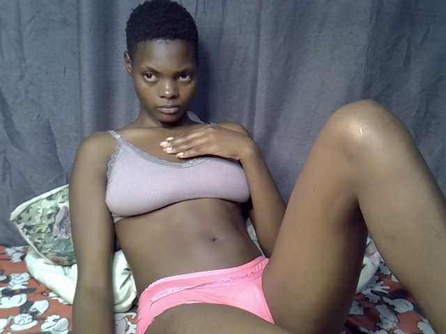 Slender-kerry live cam on BongaCams