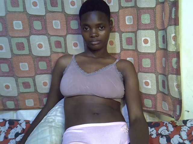 Slender-kerry live cam on BongaCams