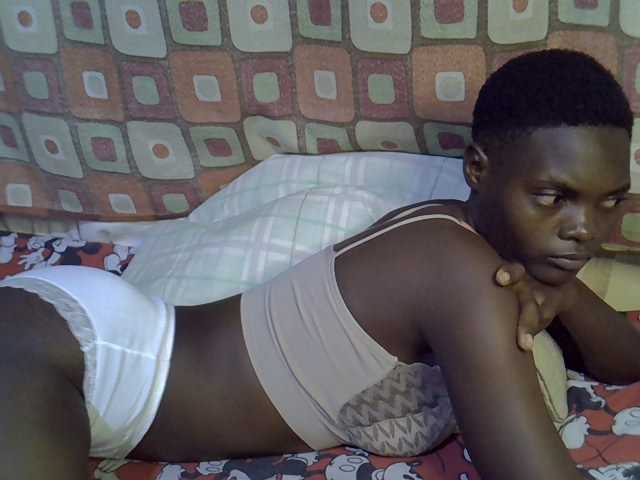 Slender-kerry live cam on BongaCams