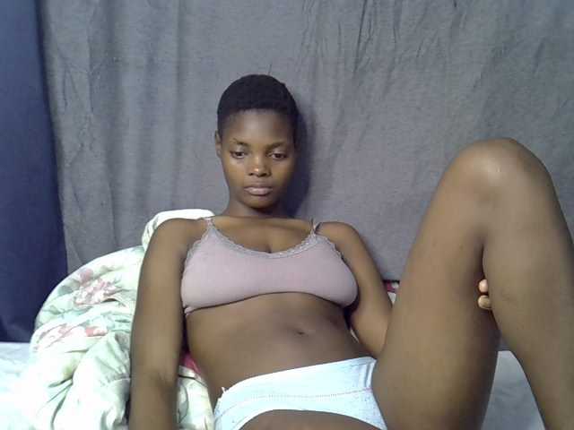 Slender-kerry live cam on BongaCams
