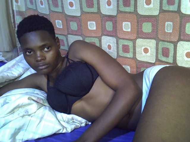 Slender-kerry live cam on BongaCams