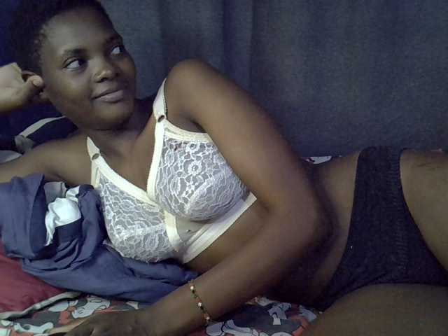 Slender-kerry live cam on BongaCams