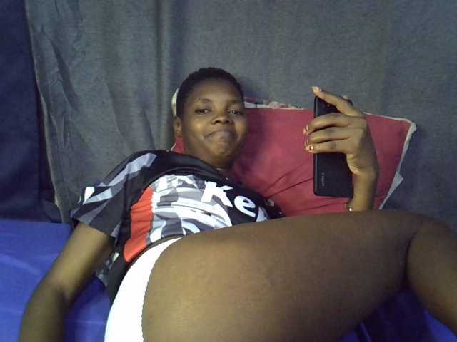 Slender-kerry live cam on BongaCams