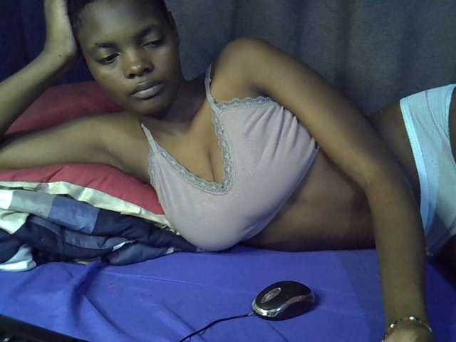 Slender-kerry, live now on BongaCams