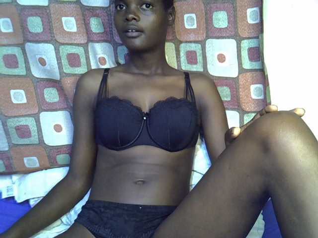 Slender-kerry live cam on BongaCams