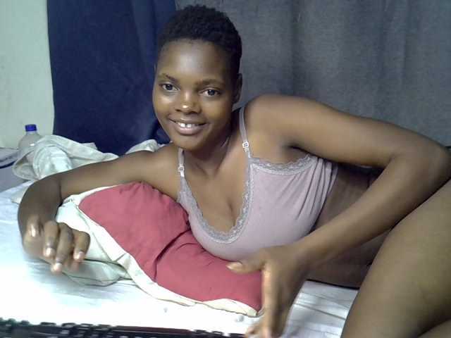 Slender-kerry live cam on BongaCams