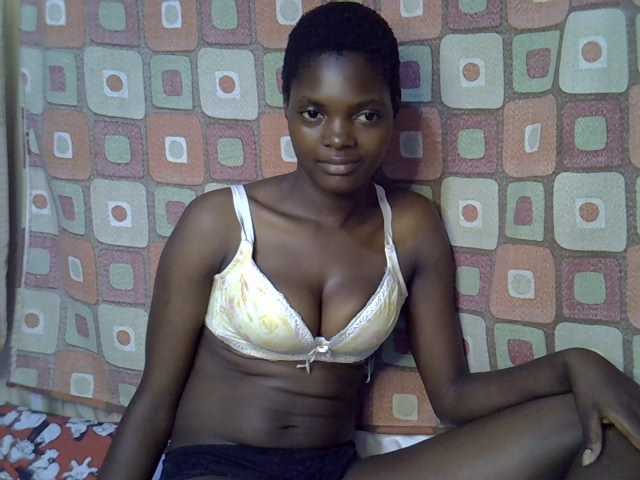 Slender-kerry live cam on BongaCams