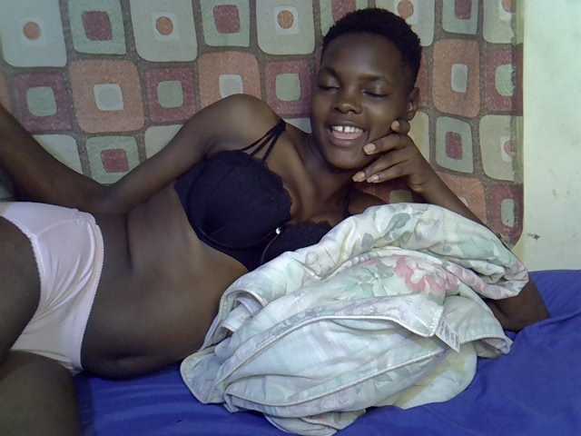 Slender-kerry live cam on BongaCams