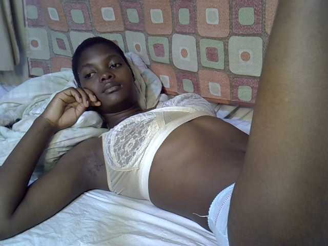 Slender-kerry live cam on BongaCams