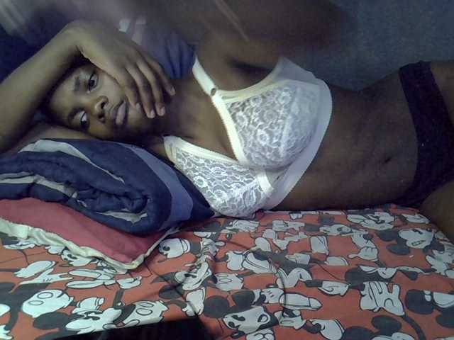 Slender-kerry live cam on BongaCams
