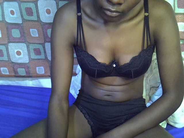 Slender-kerry live cam on BongaCams