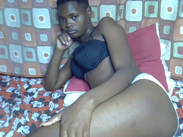 Slender-kerry live cam on BongaCams