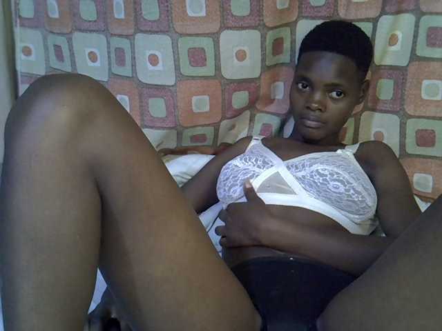Slender-kerry live cam on BongaCams