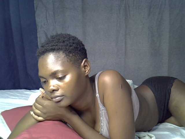 Slender-kerry live cam on BongaCams