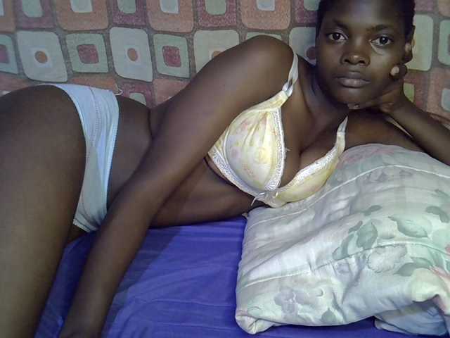 Slender-kerry live cam on BongaCams