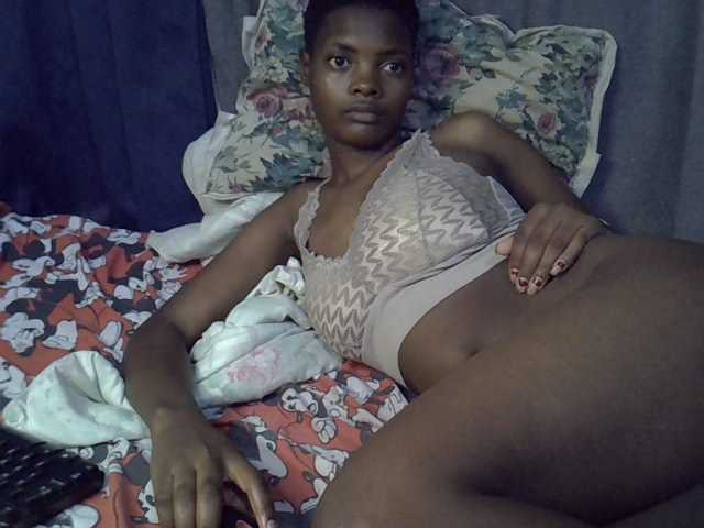Slender-kerry live cam on BongaCams