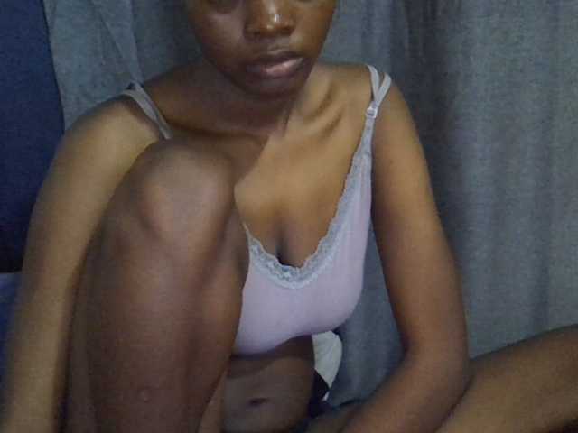 Slender-kerry live cam on BongaCams