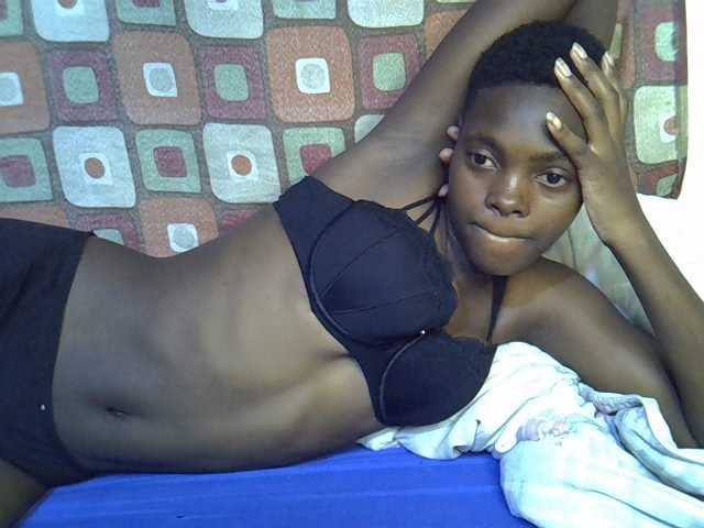 Slender-kerry live cam on BongaCams