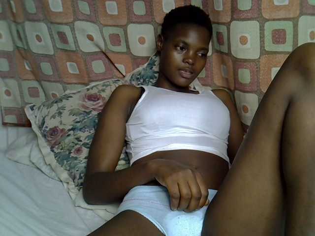Slender-kerry live cam on BongaCams