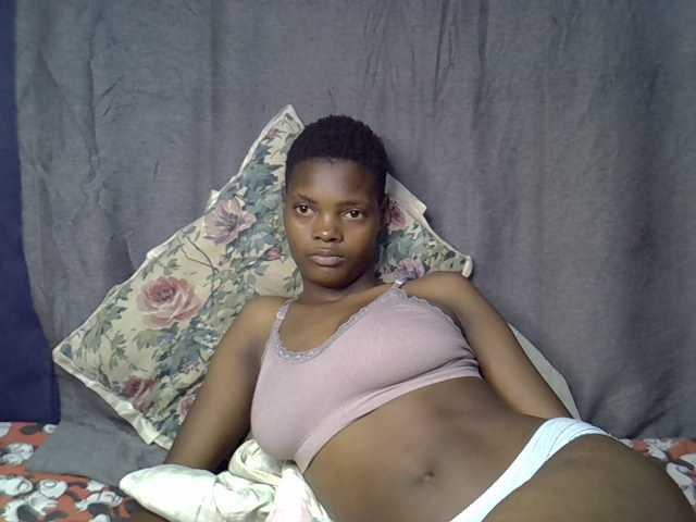 Slender-kerry live cam on BongaCams