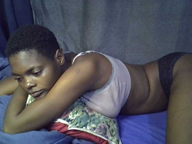 Slender-kerry live cam on BongaCams