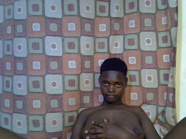 Slender-kerry live cam on BongaCams