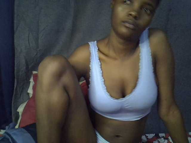 Slender-kerry live cam on BongaCams