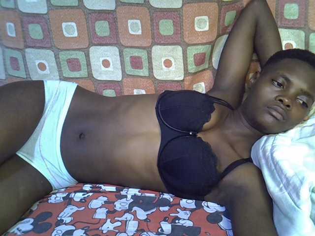 Slender-kerry live cam on BongaCams