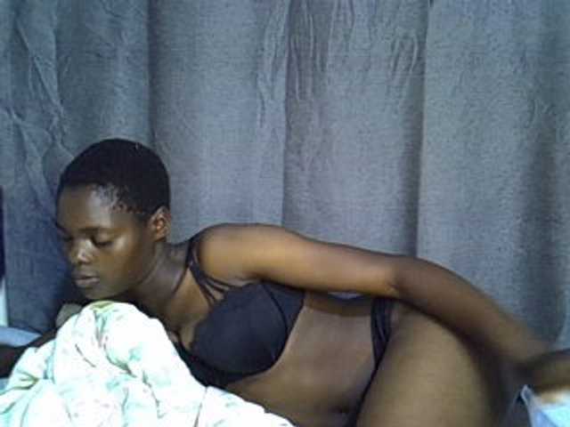 Slender-kerry live cam on BongaCams