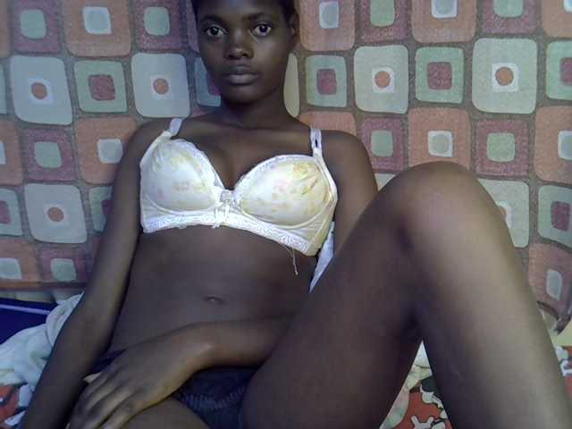 Slender-kerry live cam on BongaCams