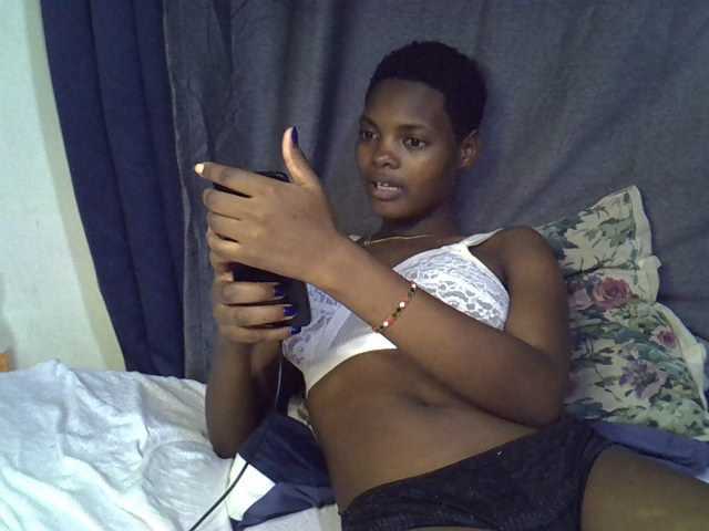 Slender-kerry live cam on BongaCams