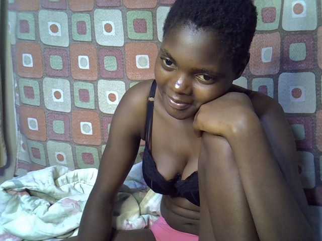 Slender-kerry live cam on BongaCams