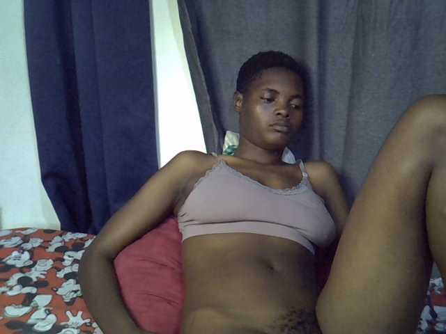 Slender-kerry live cam on BongaCams