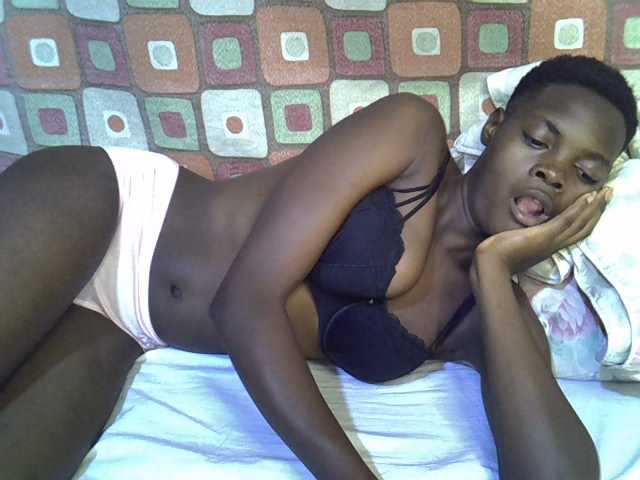 Slender-kerry live cam on BongaCams