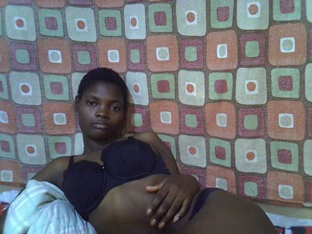 Slender-kerry live cam on BongaCams